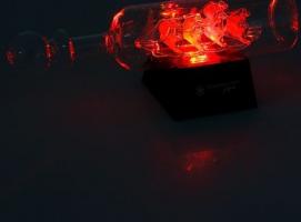 Корабль сувенирный в бутылке с девятью белыми парусами Держись своего курса
