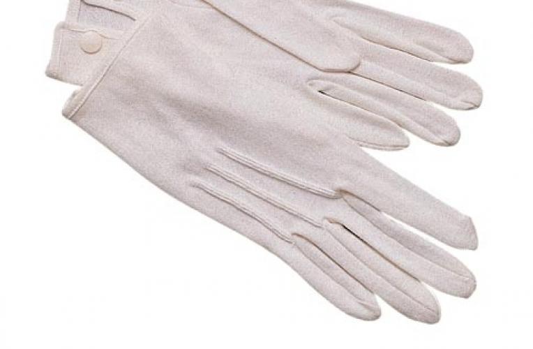 Белые парадные перчатки  ― Тел 8-495-741-86-12 Бронза скульптуры вазы  подарки, статуэтки, пепельницы, лопатки для обуви, ключницы, шкатулки для украшений, кувшины и многое другое EMAIL a7418612@yandex.ru