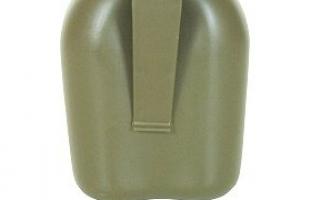 Оливковая пластиковая фляга 